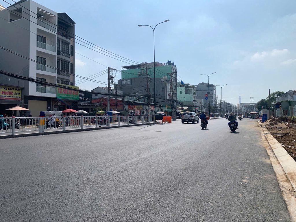 Bán nhà mặt tiền 50x100m giá 390 tỷ Đường Dương Quảng Hàm - Ảnh chính