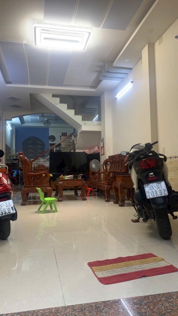 NHÀ ĐẸP GV - GẦN CHỢ HẠNH THÔNG TÂY QUANG TRUNG - KHU PHÂN LÔ - HXH - DT 76M² - 4 TẦNG CHỈ 7.X TỶ - Ảnh 2