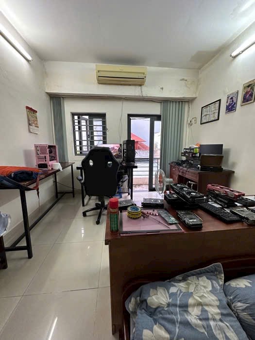 NHÀ ĐẸP GV - GẦN CHỢ HẠNH THÔNG TÂY QUANG TRUNG - KHU PHÂN LÔ - HXH - DT 76M² - 4 TẦNG CHỈ 7.X TỶ - Ảnh 3