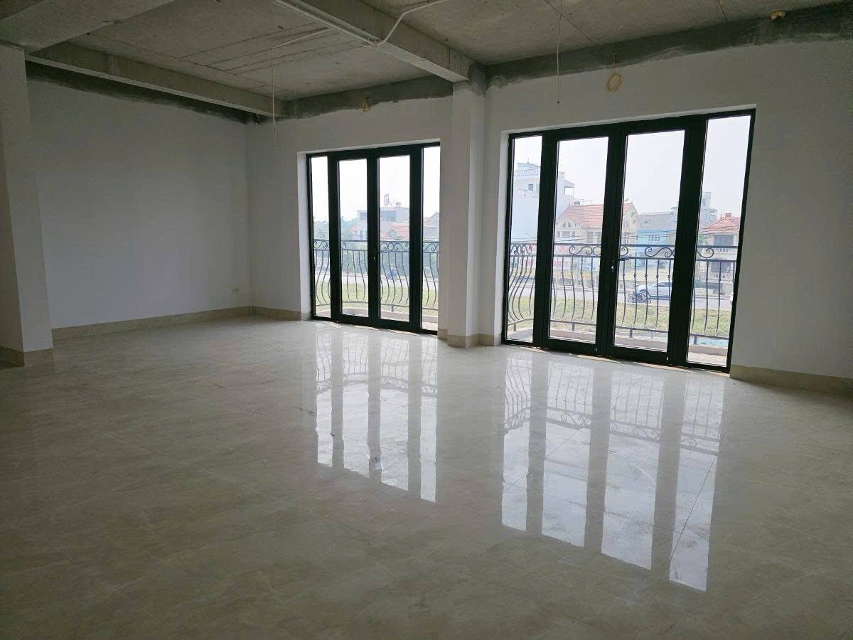 Tòa nhà lô góc Ngọc Thụy, 90m x 8tầng, mặt tiền 7.5m, vỉa hè, ôtô tránh, kinh doanh đắc địa - Ảnh 1