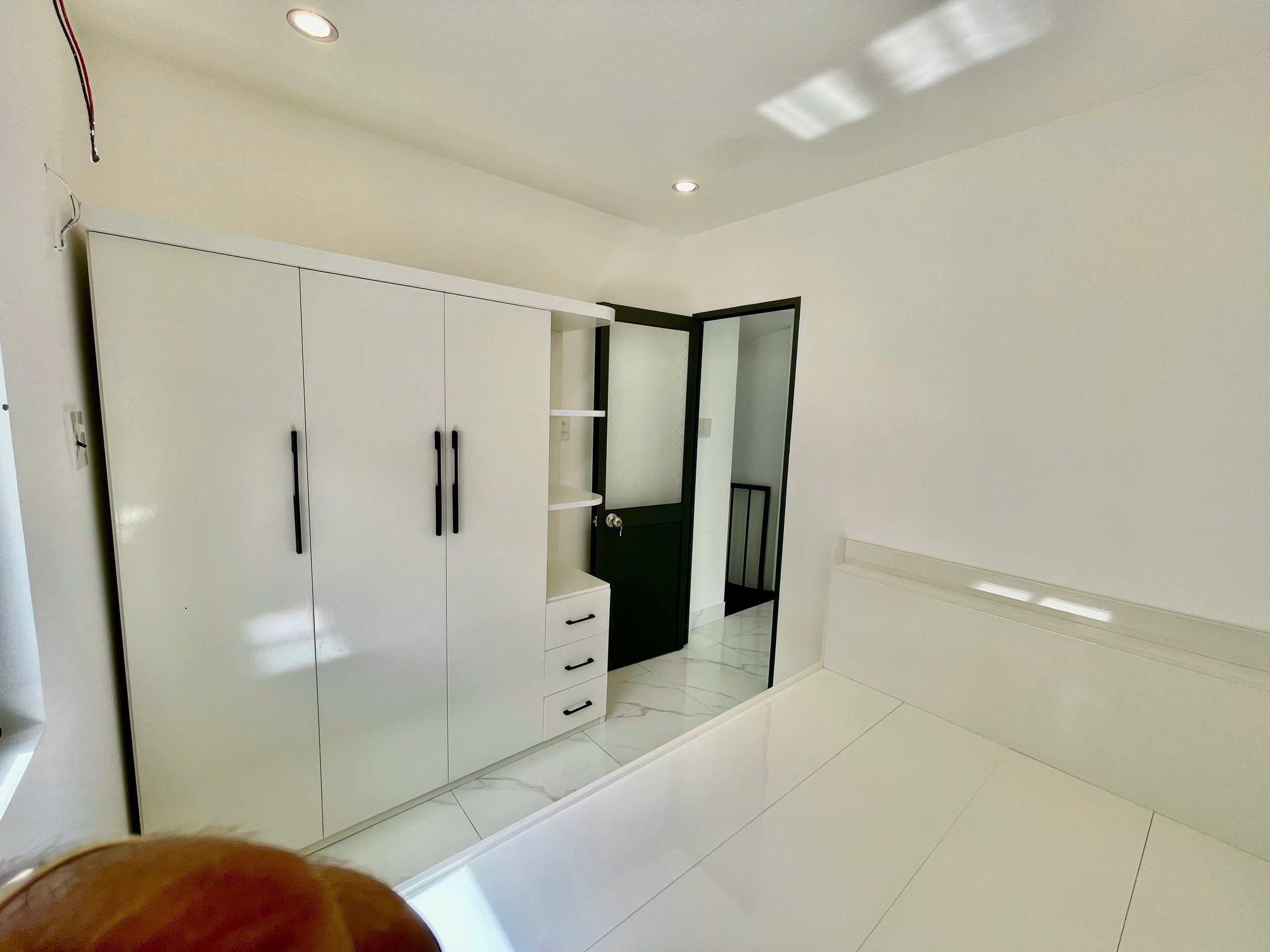 ⛔️ MỞ BÁN NHÀ 2 TẦNG KIÊN CỐ – TÂN CỔ ĐIỂN MỚI TOANH – VỊ TRÍ SIÊU HIẾM - Ảnh 1