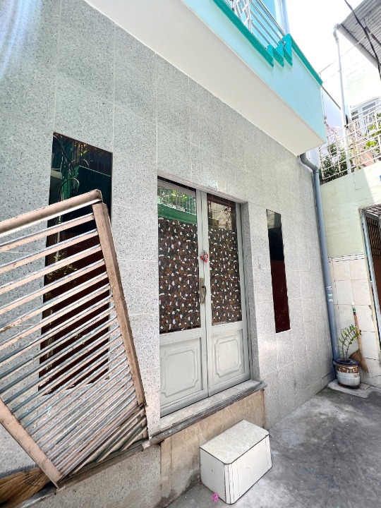 Nhà 2 tầng hẻm thẳng cách đường Phạm Thế Hiển 30m P6Q8 - Ảnh chính