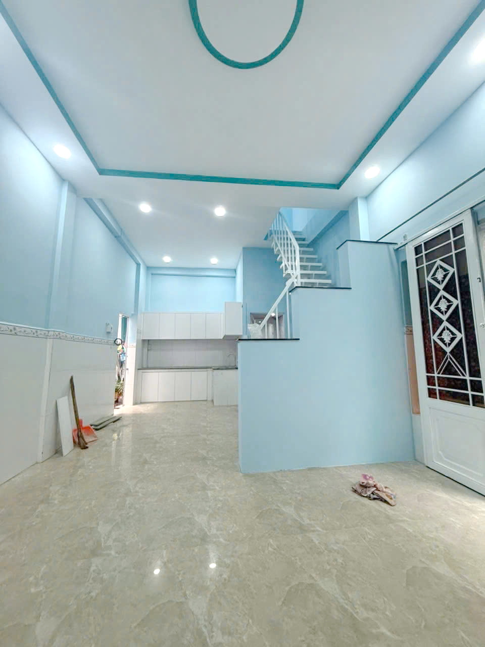 Nhà 2 tầng hẻm thẳng cách đường Phạm Thế Hiển 30m P6Q8 - Ảnh 1