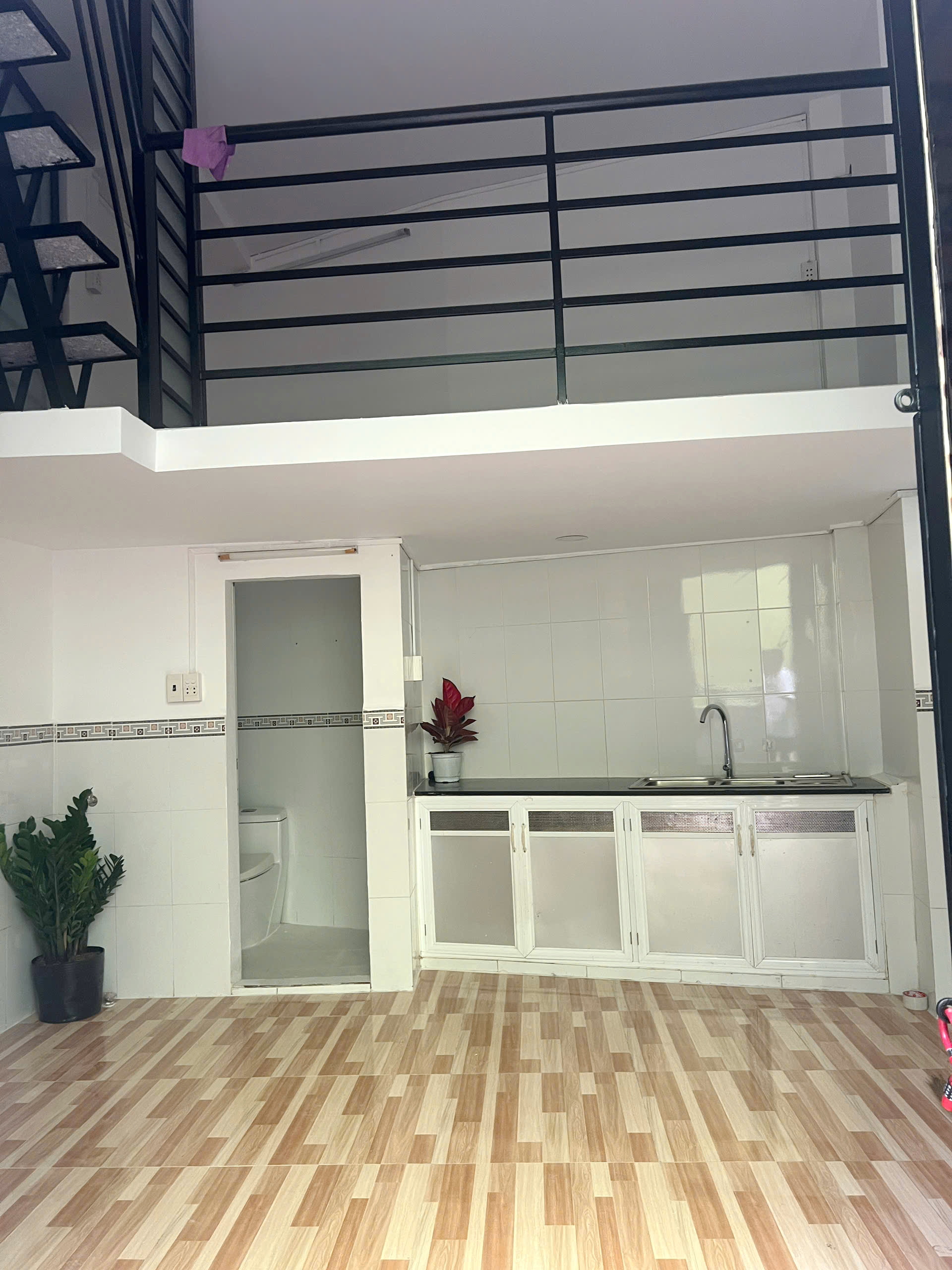 Căn góc 3 tầng nở hậu, hẻm thông Hưng Phú P10Q8. Giá 2 tỷ 50 triệu - Ảnh 1