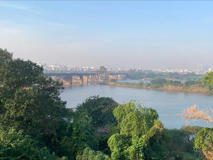 Bán căn biệt thự view sông Hồng và cầu Long Biên đang KD homestay diện tích 1329m 150 tỷ - Ảnh 1