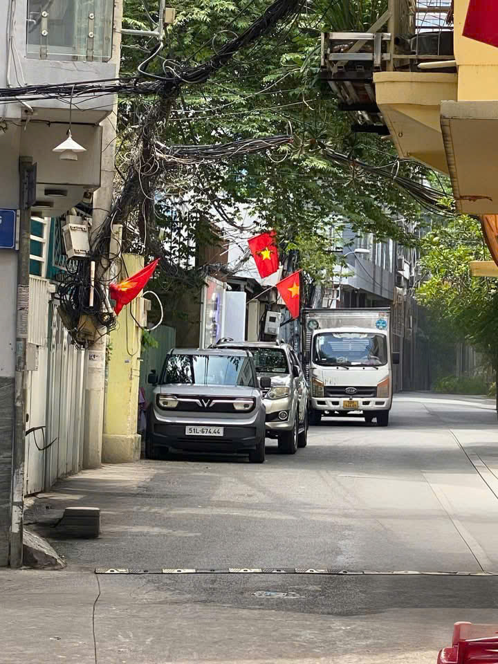 BÁN NHÀ CHÍNH CHỦ NGAY ĐINH TIÊN HOÀNG - PHAN NGỮ Q1 - HẺM XE HƠI KHU BUÔN BÁN SẦM UẤT - Ảnh chính
