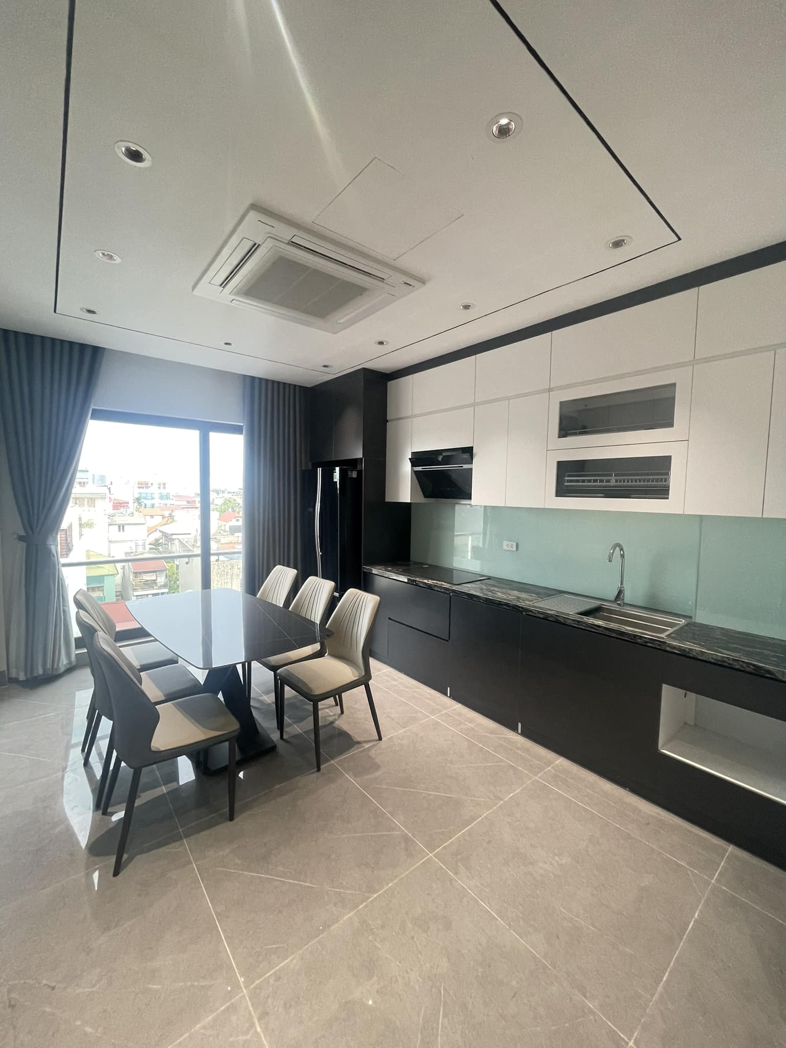 Bán nhà mặt phố Âu Cơ, Tây Hồ 8 tầng 43m2 view cực đẹp giá 18 tỷ cần bán gấp - Ảnh 1