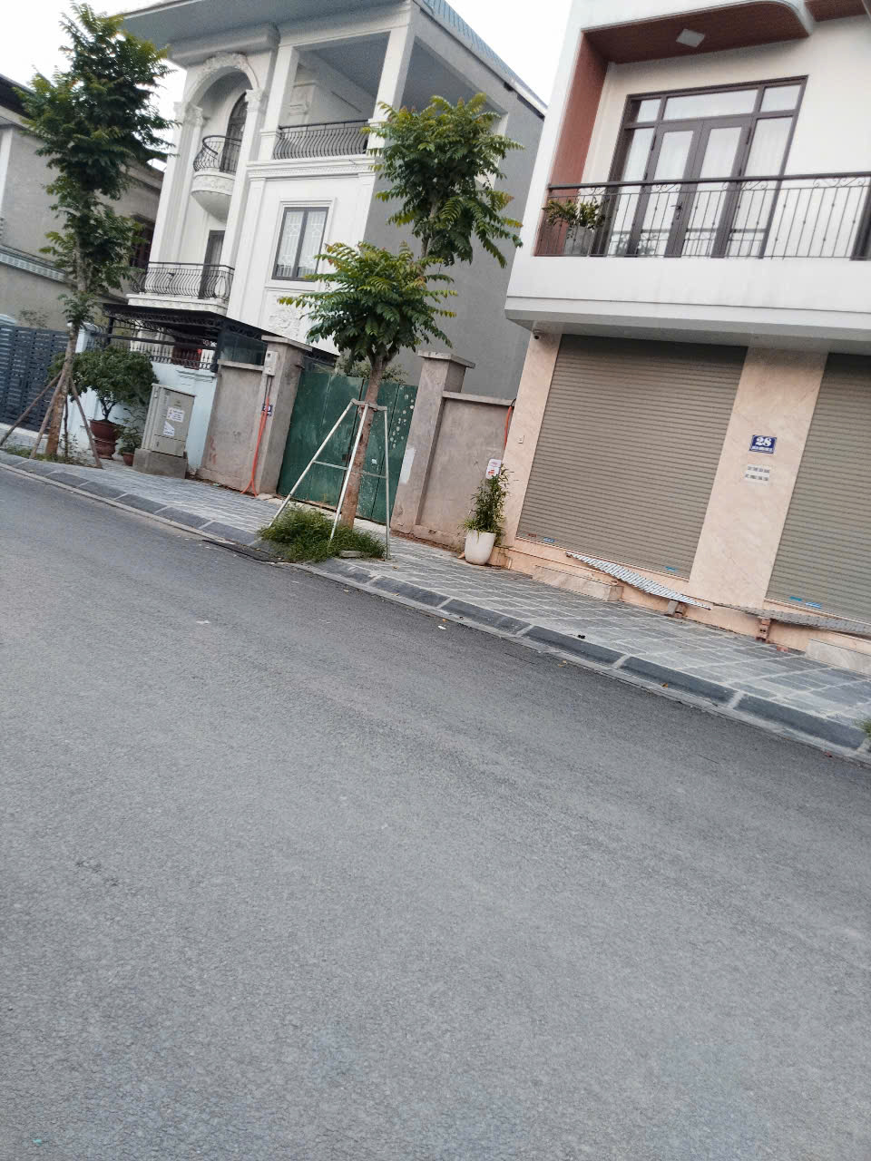 NHÀ ĐẸP  KẺ TẠNH GIANG BIÊN, 63M², MẶT TIỀN 4M, Ô TÔ VÀO NHÀ, GIÁ 10.65 TỶ - Ảnh chính