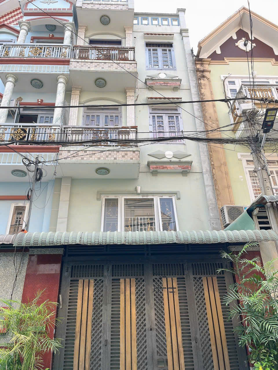 BÁN NHÀ ĐẸP 1 SẸC HUỲNH THỊ HAI – HẺM 8M, KHU NHÀ LẦU ĐỒNG BỘ – GIÁ CHỈ 5.65 TỶ! - Ảnh chính