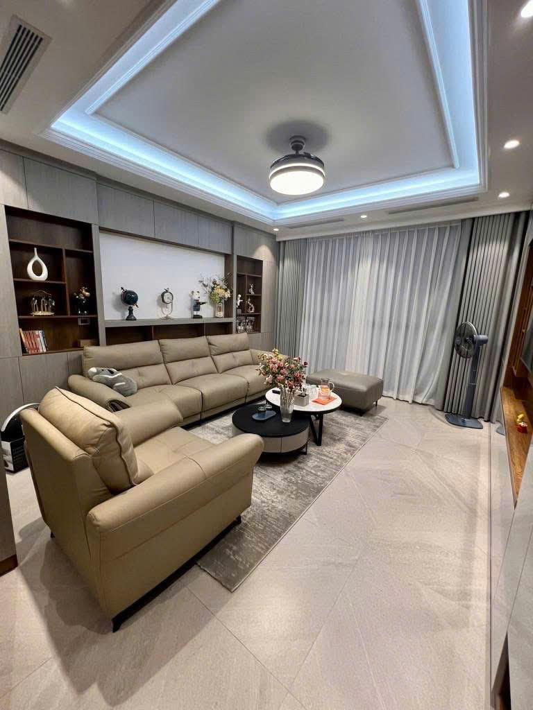 SIÊU PHẨM NHÀ PHỐ HOÀNG NHƯ TIẾP - KI.NH DOANH – GARA – THANG MÁY – HƠN 13 TỶ - Ảnh chính