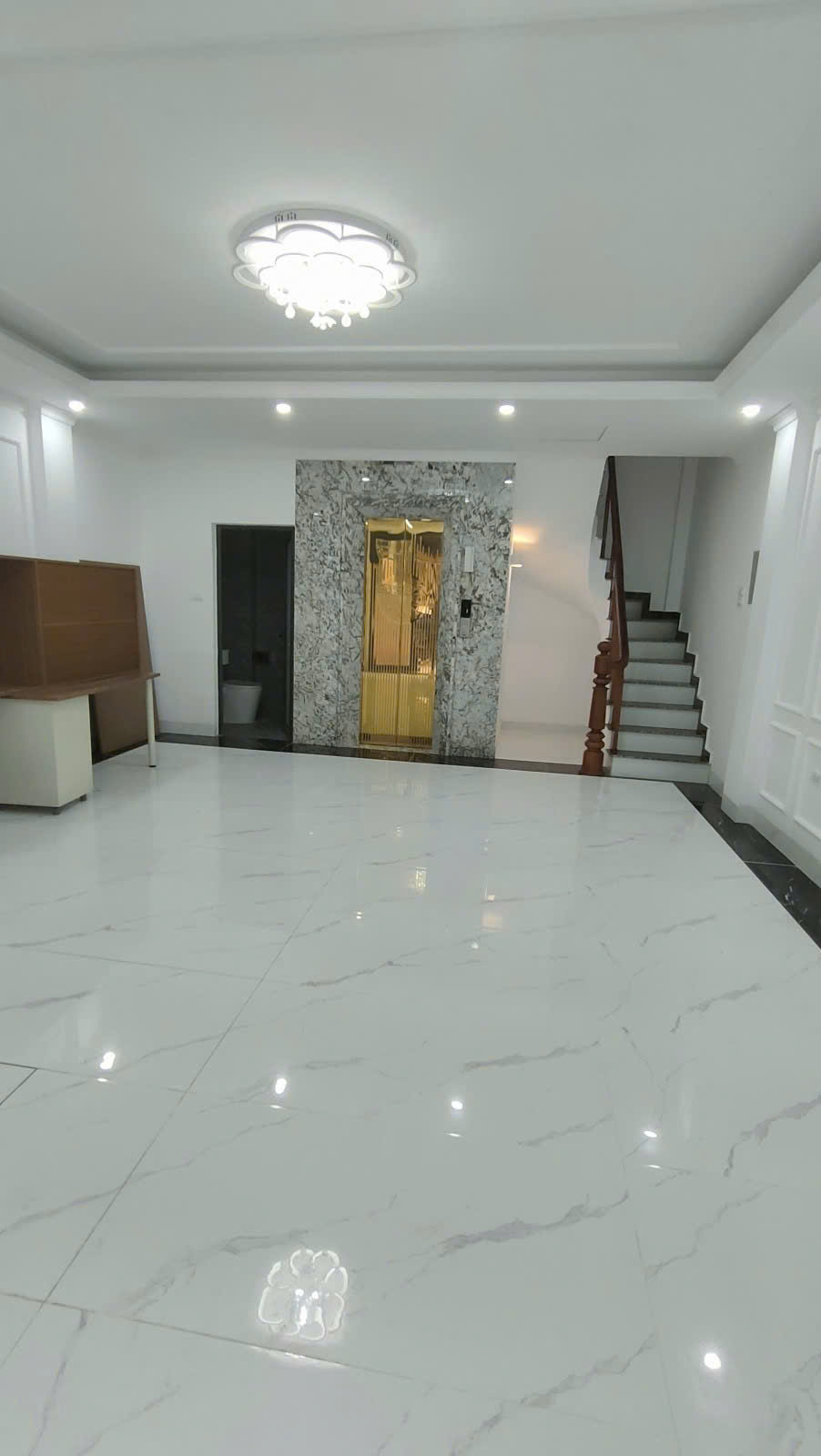 BÁN NHÀ MĂT NGÕ 8 TẦNG THANG MÁY NGUYỄN TRÃI THANH XUÂN – GẦN ROYAL CITY – 13.2 TỶ  lh 0817606560 - Ảnh chính