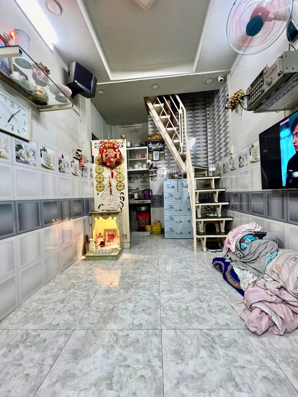 HẺM XE HƠI TRUNG TÂM Q4 <br>DIỆN TÍCH ĐẤT 13 M2 CÓ 1 TỶ <br>SỔ HỒNG VAY OK - Ảnh 1