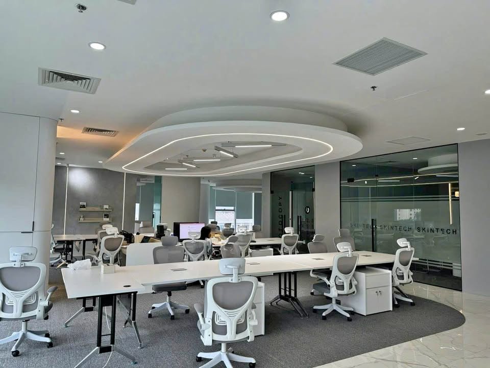 BÁN GẤP NHÀ MẶT PHỐ NGUYỄN CHÍ THANH, VỈA HÈ KINH DOANH_DT 100M2, 8 TẦNG, MT 9.5M, 50TỶ - Ảnh 1