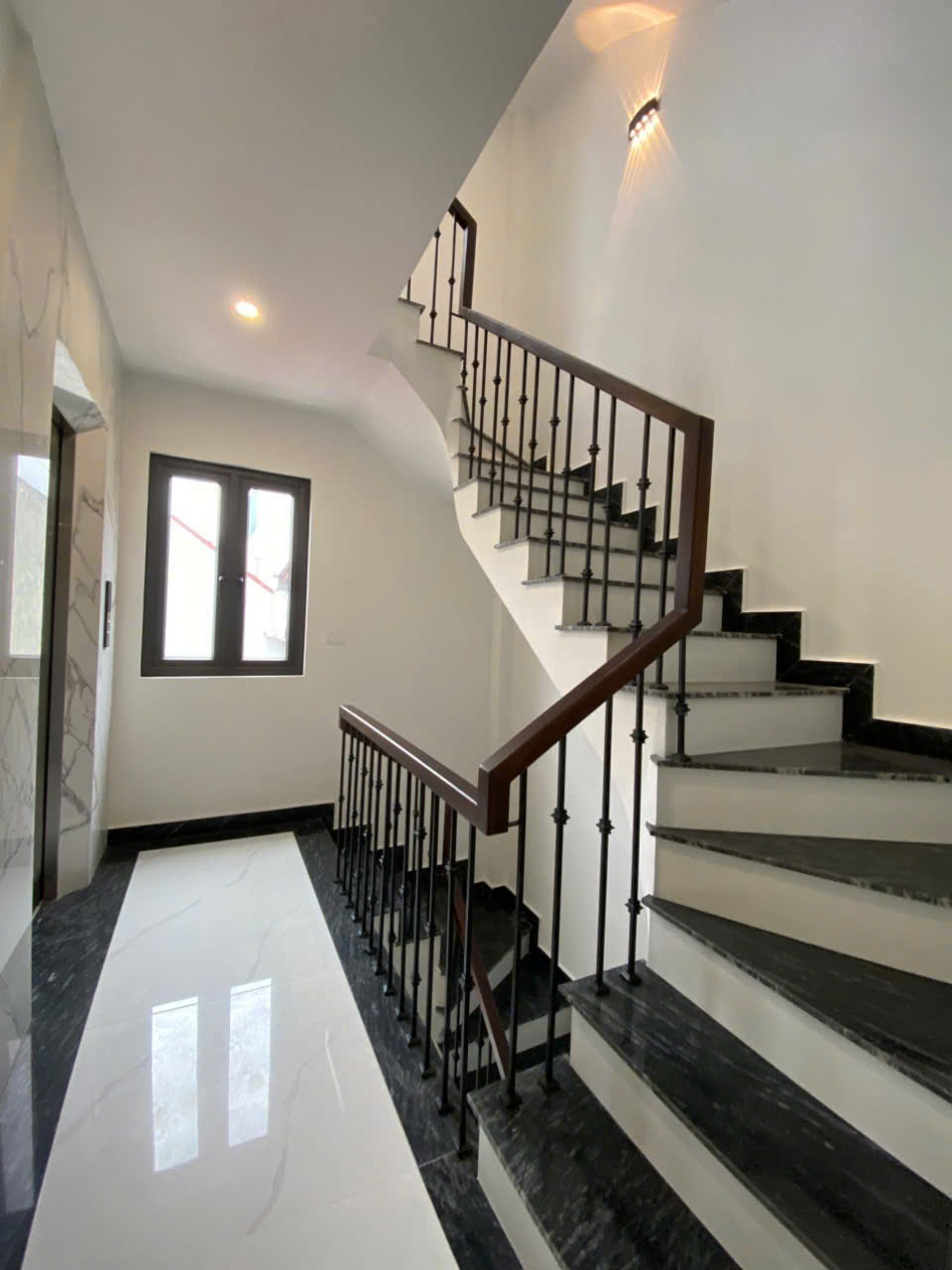 BÁN NHÀ PHÂN LÔ QUÂN ĐỘI_NGỌC THỤY_LONG BIÊN_DT 52,5M_6 TẦNG_GIÁ 13,5 TỶ - Ảnh chính
