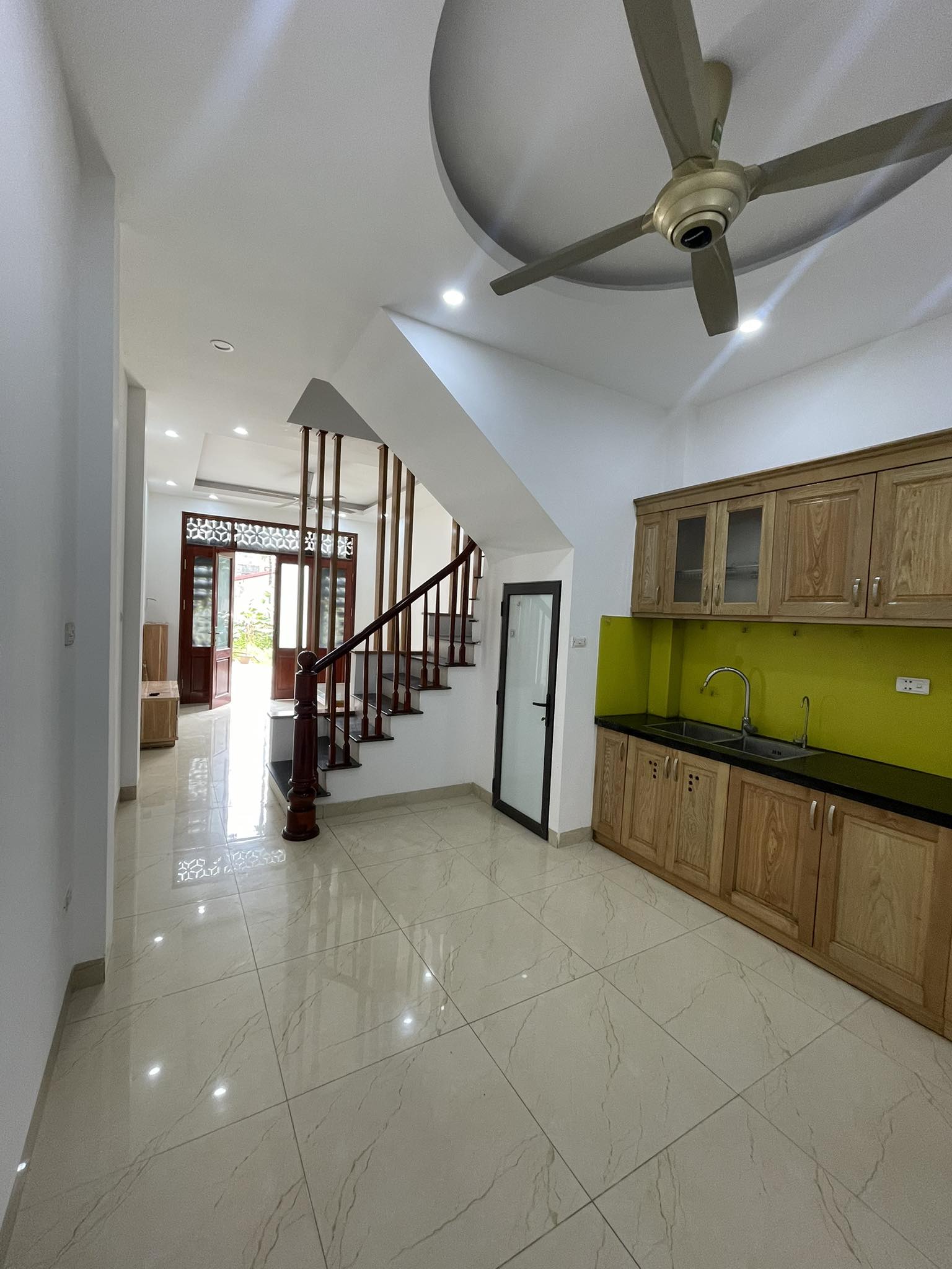 Hàng hot ! GIÁ RẺ ! Nhỉnh 4 tỷ có nhà 4 tầng đầy đủ nội thất, giáp dịch vụ 25,2 ha - Ảnh 2