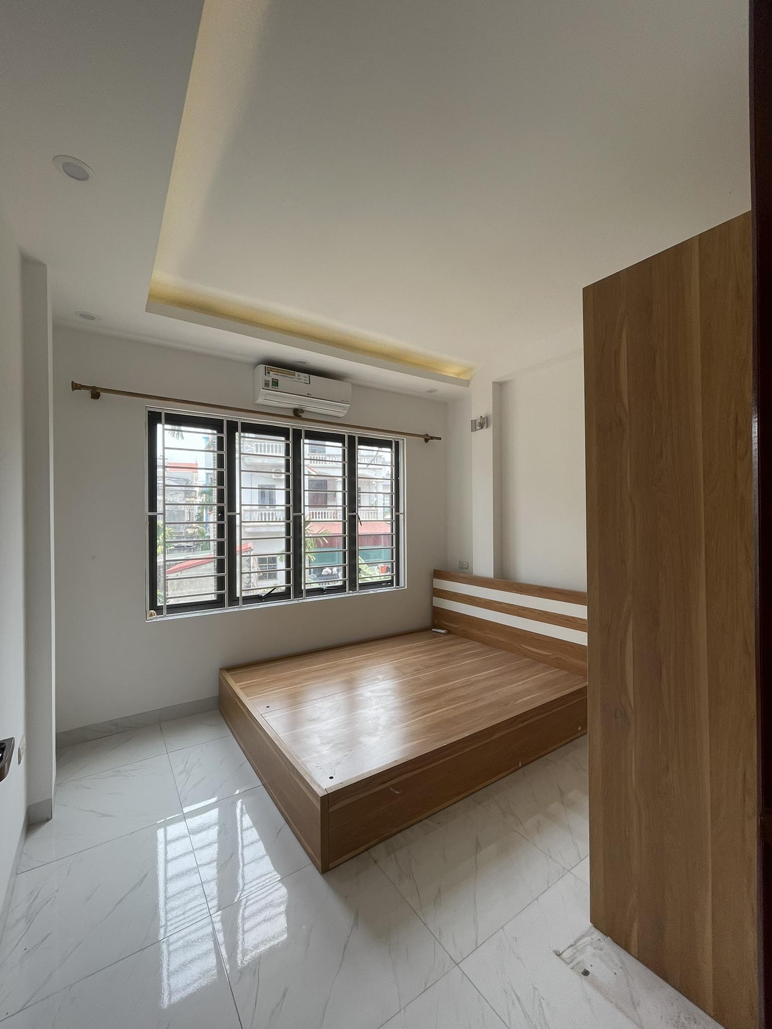 Hàng hot ! GIÁ RẺ ! Nhỉnh 4 tỷ có nhà 4 tầng đầy đủ nội thất, giáp dịch vụ 25,2 ha - Ảnh 4