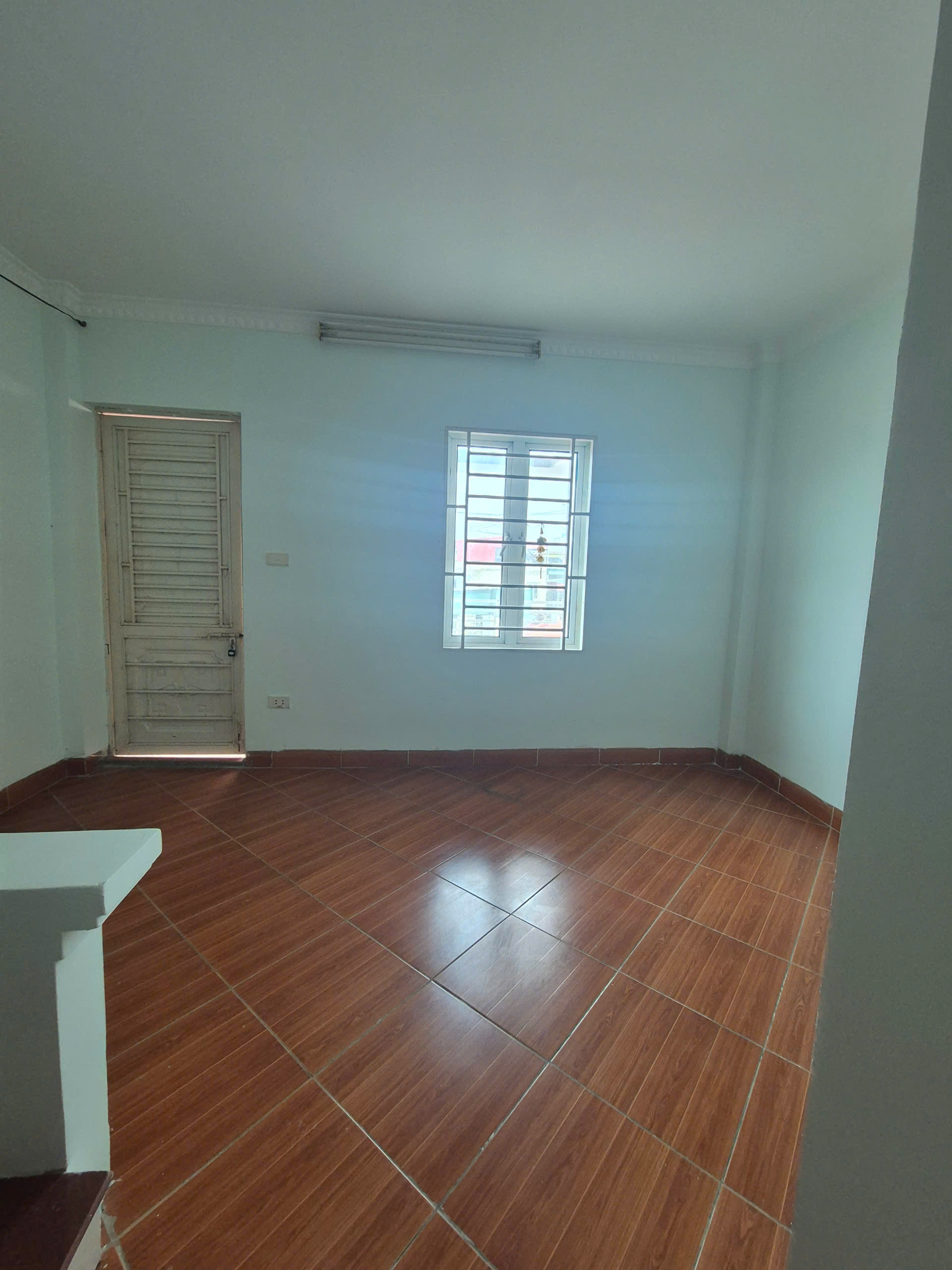 Cho thuê nhà riêng Tân Mai - Hoàng Mai 40m x 6T giá 14 triệu, ô tô tránh, kinh doanh - Ảnh 2