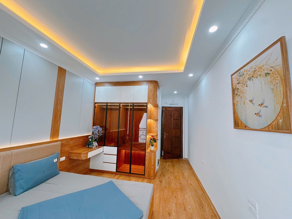 VỀ Ở NGAY! Nhà 5 tầng MỚI TINH, ô tô đậu cửa, nội thất xịn sò – Ngõ 68 Nguyễn Văn Linh - Ảnh 1