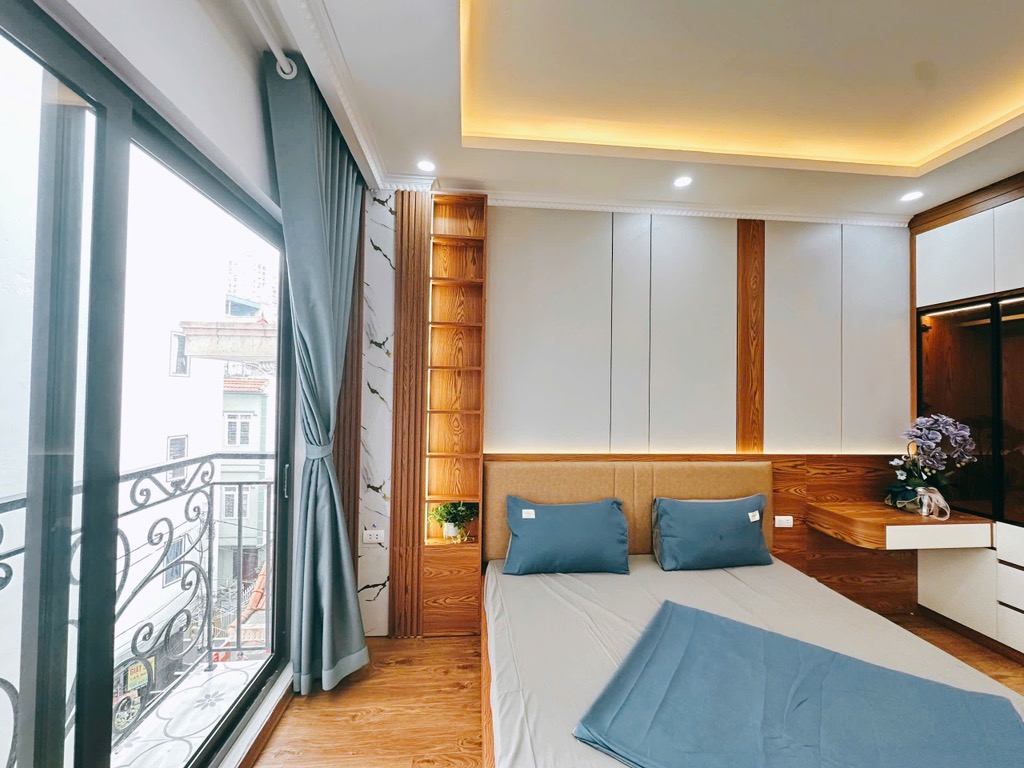VỀ Ở NGAY! Nhà 5 tầng MỚI TINH, ô tô đậu cửa, nội thất xịn sò – Ngõ 68 Nguyễn Văn Linh - Ảnh 2