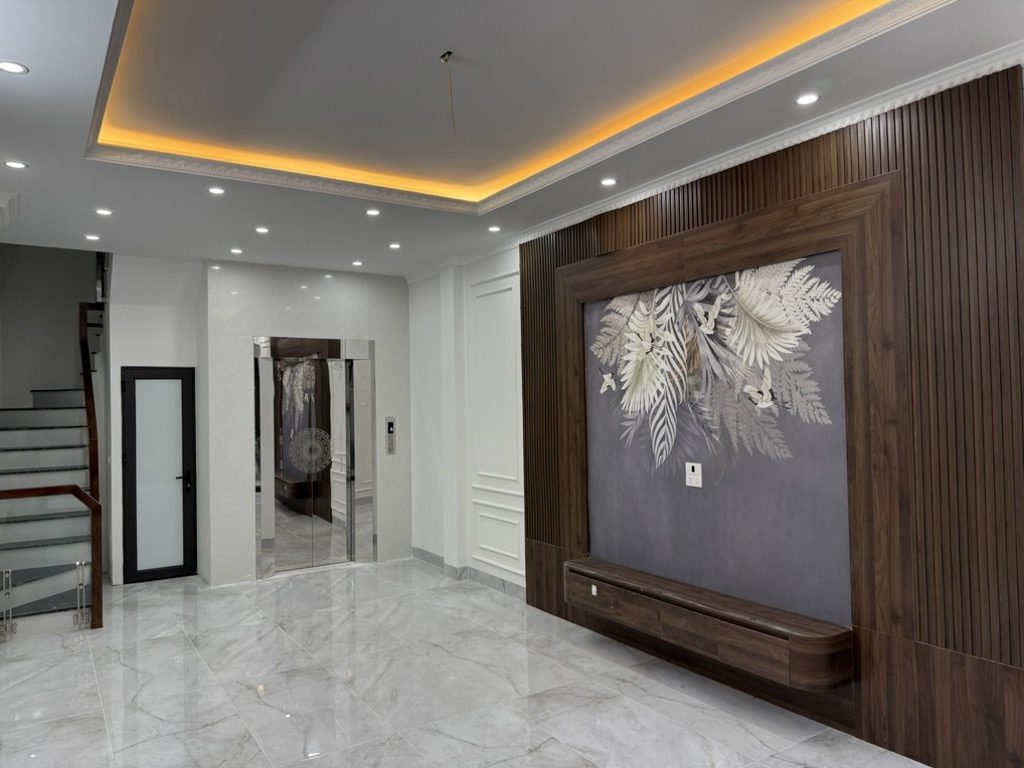 🌟 SIÊU PHẨM LONG BIÊN - PHỐ NGỌC TRÌ - 6 TẦNG THANG MÁY - Ô TÔ VÀO NHÀ - FULL NỘI THẤT ĐẲNG CẤP 🌟 - Ảnh chính