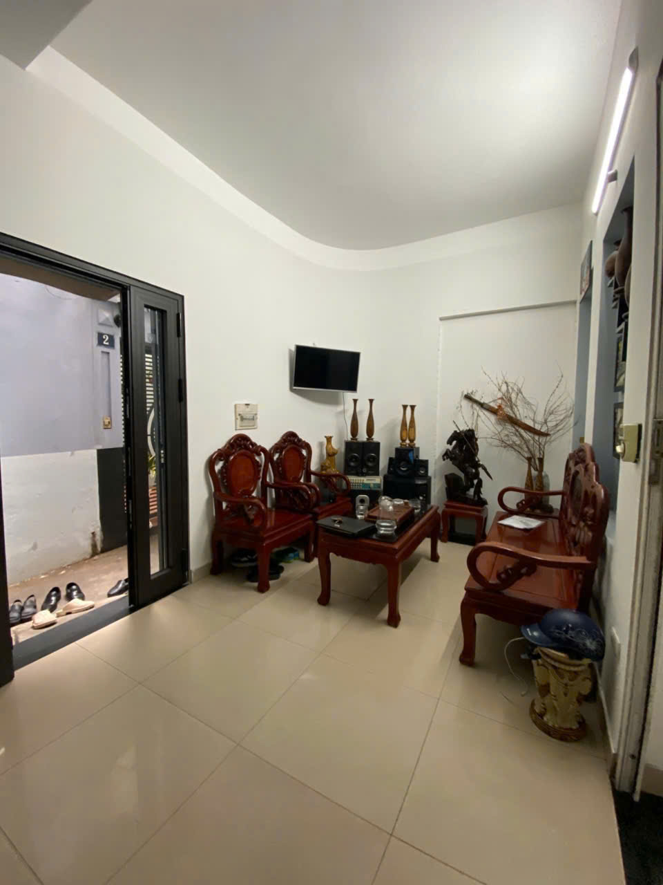 🏡 Bán nhà Ngọc Lâm – Long Biên – 9.7 tỷ<br>Diện tích: 67m²  4 tầng  5.6m mặt tiền  Lô góc thoáng - Ảnh chính