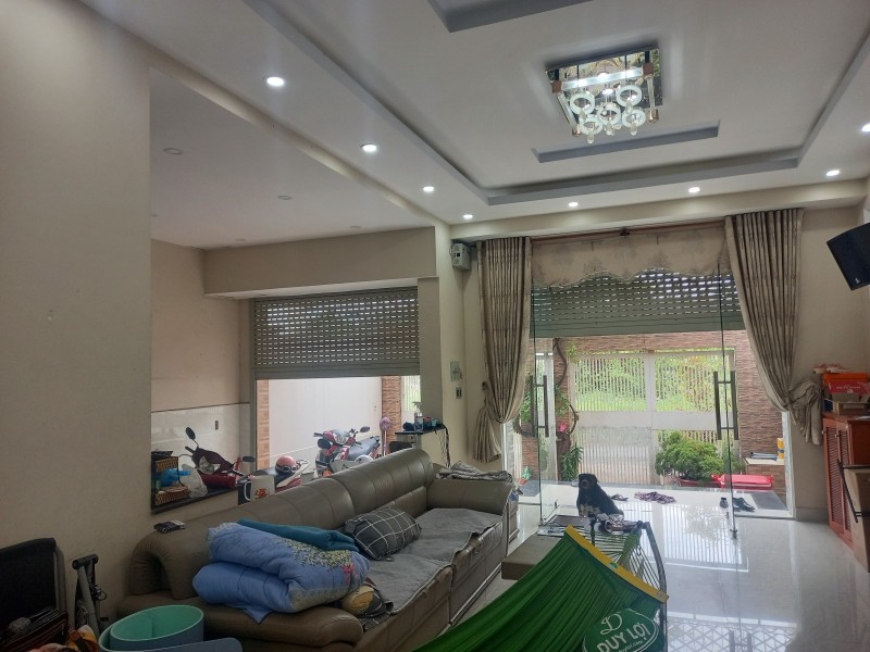 Bán nhà mặt phố Q.9, 140m², 3 tầng, 4PN, 9.35  tỷ, sổ hồng - Ảnh chính