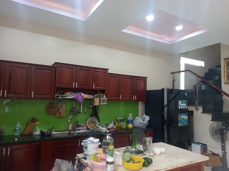 Bán nhà mặt phố Q.9, 140m², 3 tầng, 4PN, 9.35  tỷ, sổ hồng - Ảnh 3