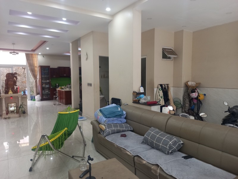 Bán nhà mặt phố Q.9, 140m², 3 tầng, 4PN, 9.35  tỷ, sổ hồng - Ảnh 1
