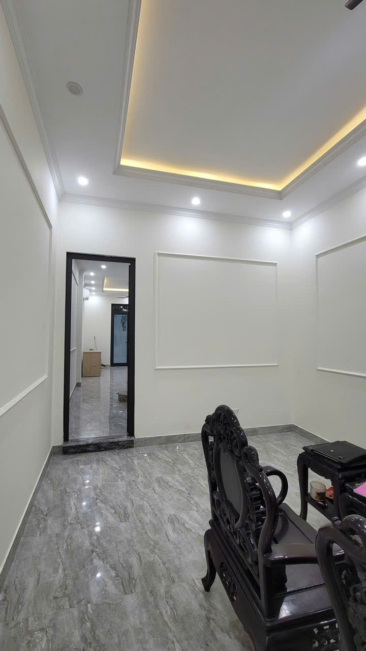 🏠 BÁN NHÀ NGUYỄN VĂN CỪ - LONG BIÊN<br>📍 Địa chỉ: Nguyễn Văn Cừ, Long Biên<br>📐 Diện tích: 71m² × 4 - Ảnh chính