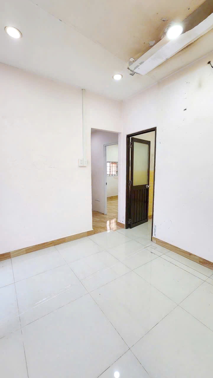 Nhà 2 tầng hẻm thẳng ngay chợ Ba Đình P10Q8. Giá: 3.68 tỷ - Ảnh 3