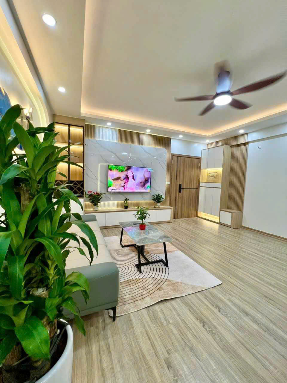 Bán căn hộ tòa Nơ 5 Pháp Vân, sổ đỏ, 82.3m2, 3 ngủ, giá chỉ 4 tỷ mấy chục - Ảnh chính