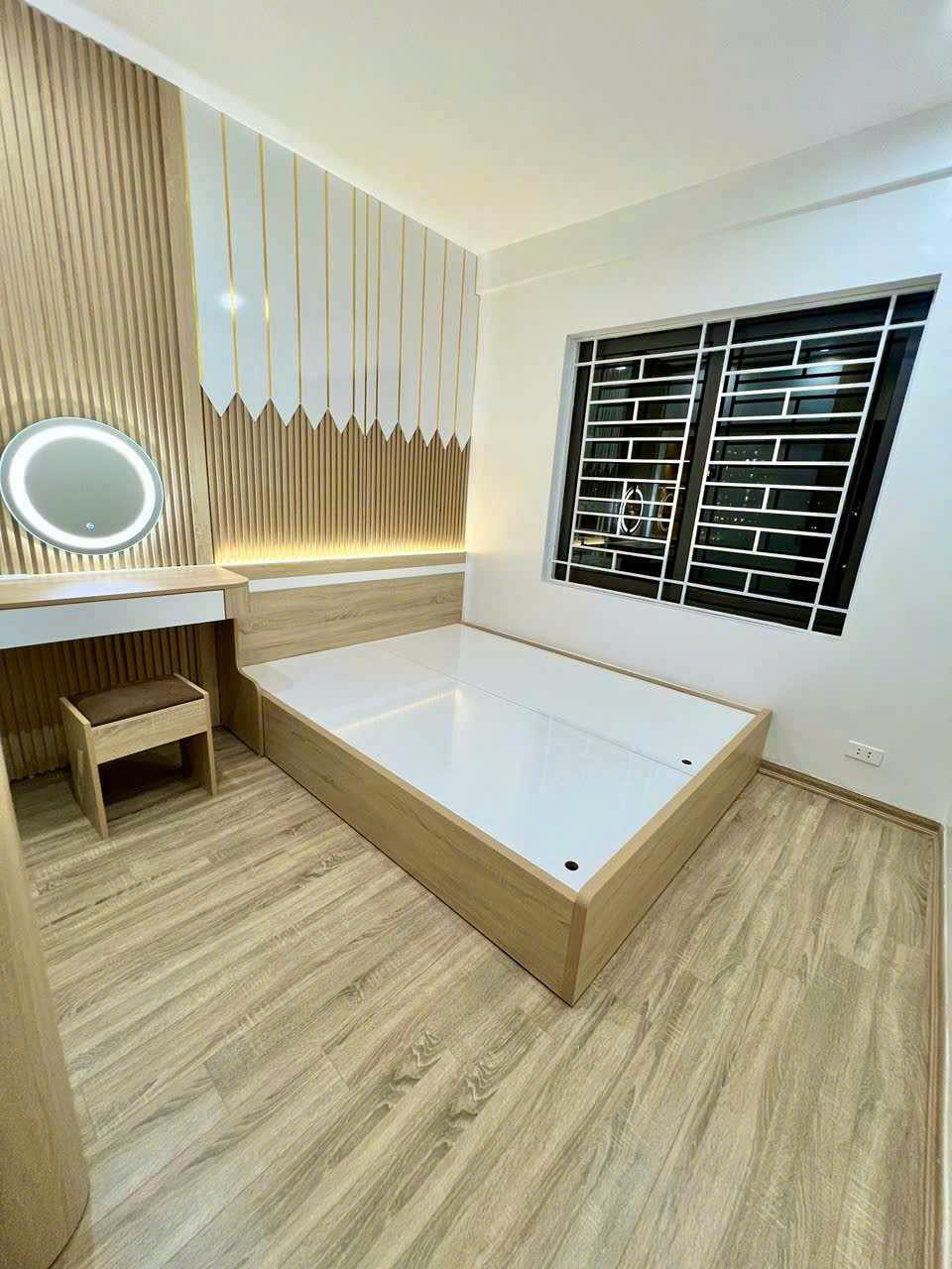 Bán căn hộ tòa Nơ 5 Pháp Vân, sổ đỏ, 82.3m2, 3 ngủ, giá chỉ 4 tỷ mấy chục - Ảnh 3