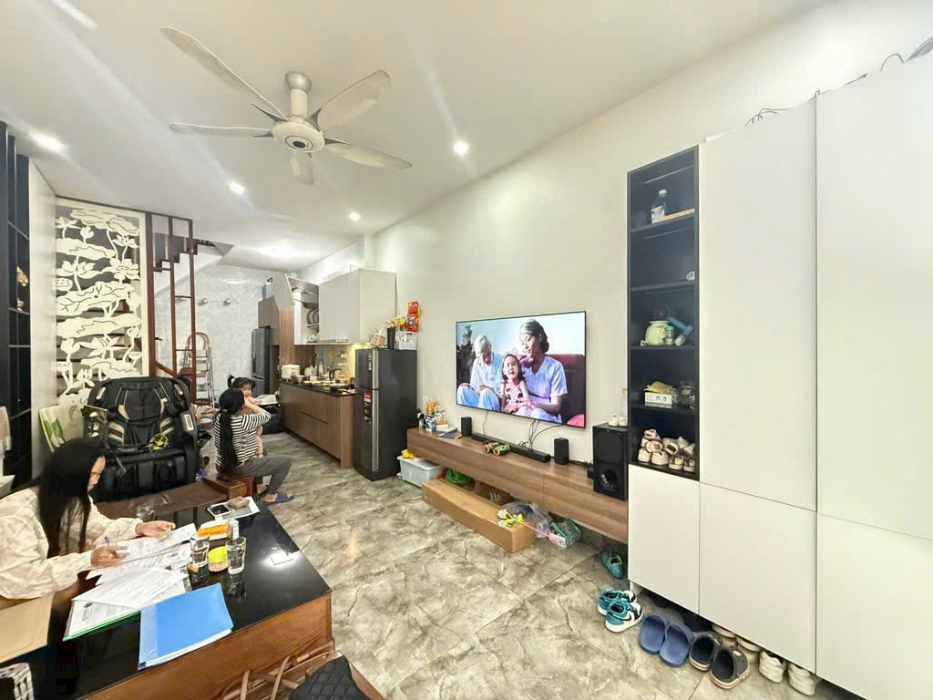 Bán nhà riêng 6 tầng phố Kim Đồng, Q. Hoàng Mai, ô tô đỗ cửa, 40m2, giá 13.6 tỷ (TL) - Ảnh 2