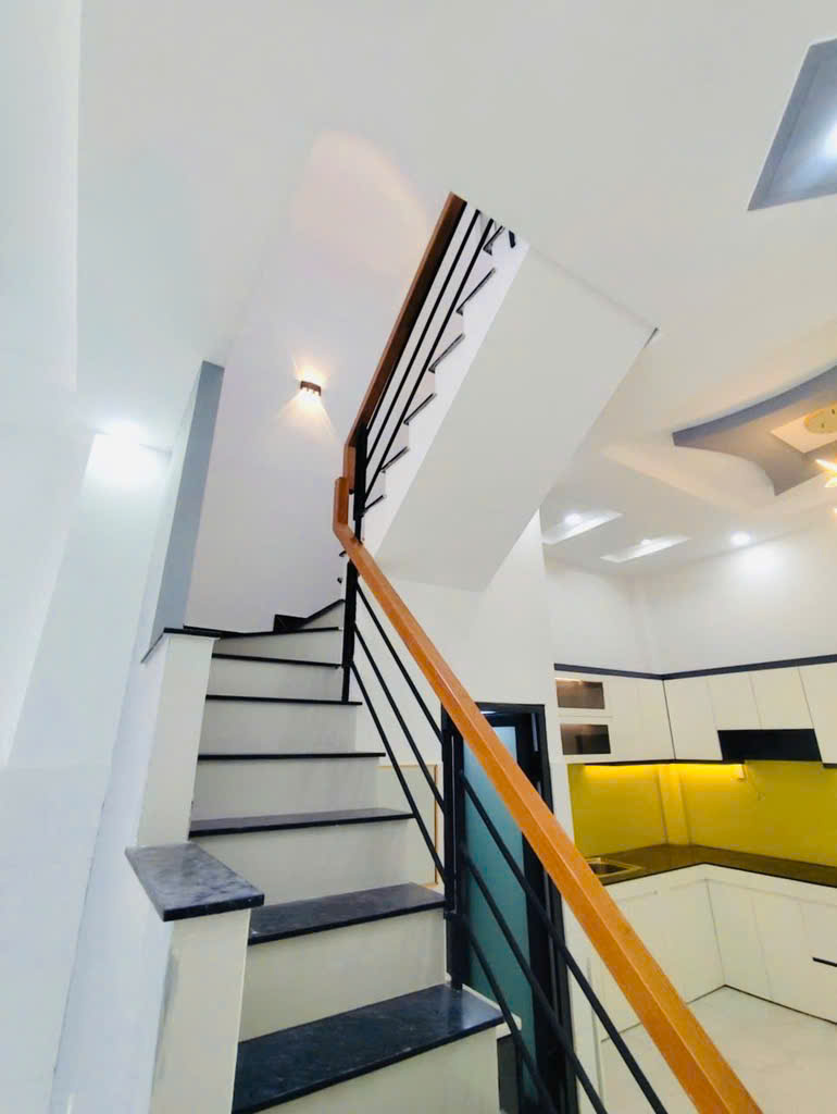 Nhà Đẹp Nhỉnh 4 Tỷ - Lê Văn Quới - Gần Ngã 4 Bốn Xã – Sổ Riêng Công Chứng Ngay - Ảnh 2