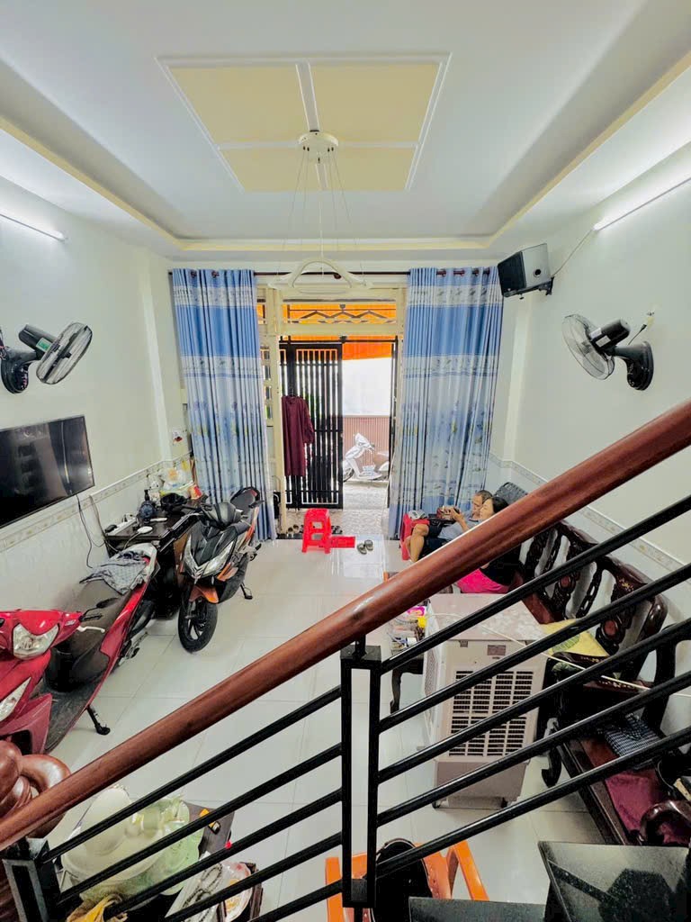 NHÀ BÁN QUANG TRUNG GV - GẦN CHỢ HẠNH THÔNG TÂY - DT 48M² - 2 TẦNG CHỈ 4.X TỶ - Ảnh 2