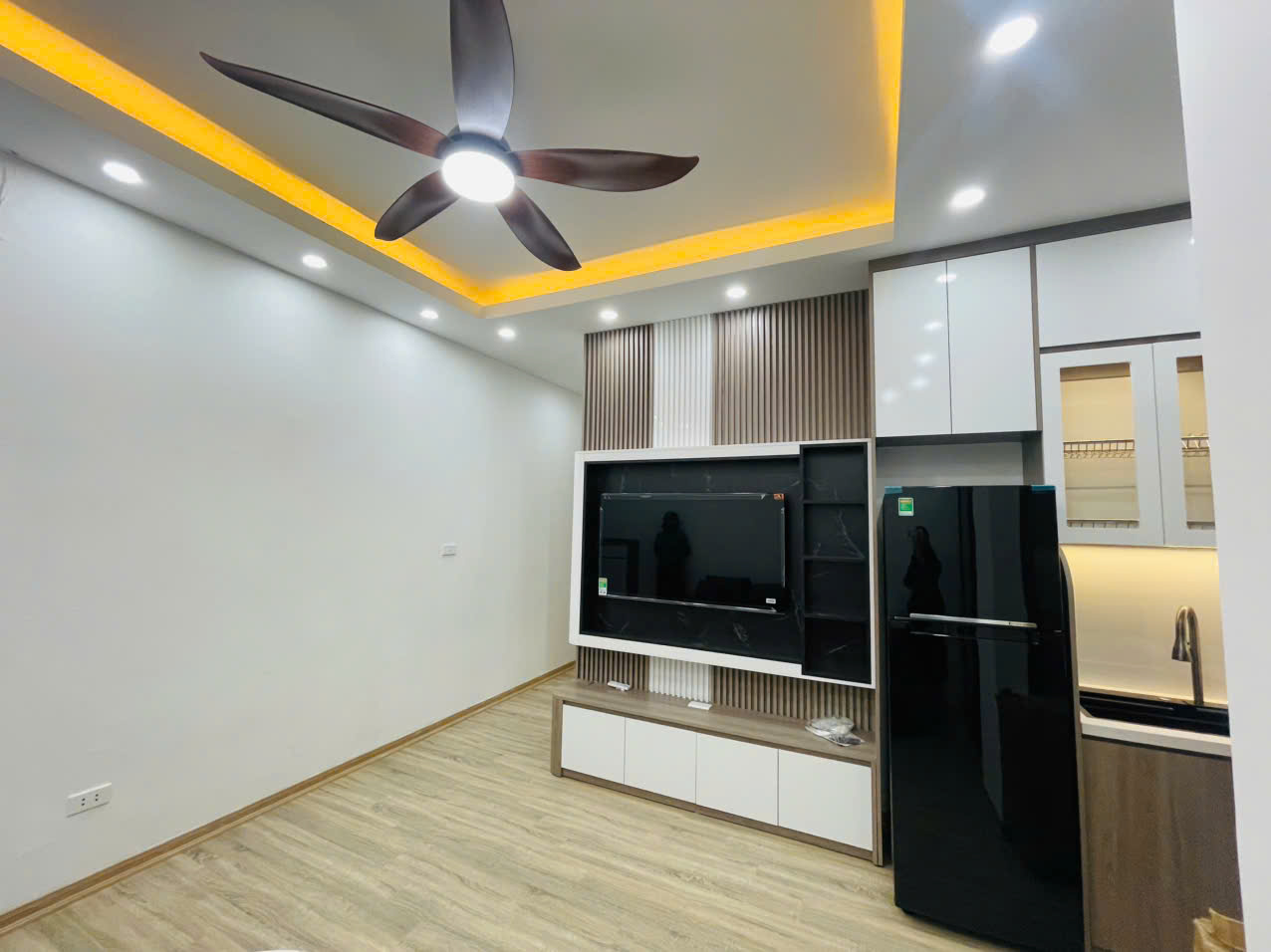 Bán căn hộ sổ đỏ CT12 Kim Văn Kim Lũ, Nguyễn Xiển, Q.Hoàng Mai, 56m2, 2 ngủ, tầng 9, giá chỉ 3 tỷ - Ảnh 1