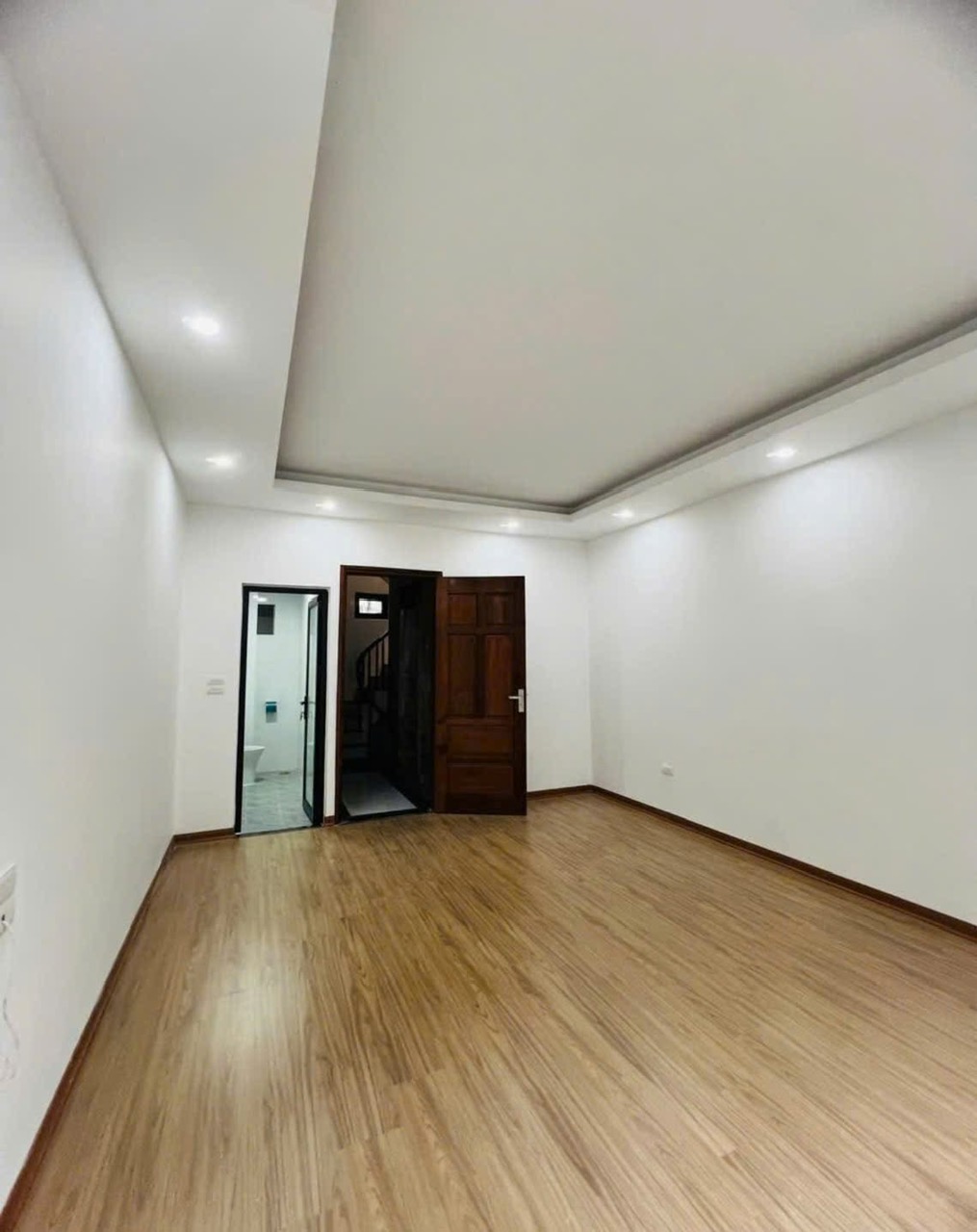 CHỈ 7,8 TỈ ,SỞ HỮU Diện tích 40/42m² – Mặt tiền 4,7m – Sổ đỏ vuông vắn, chính chủ 🏡 NHÀ PHỐ KHƯƠNG - Ảnh chính