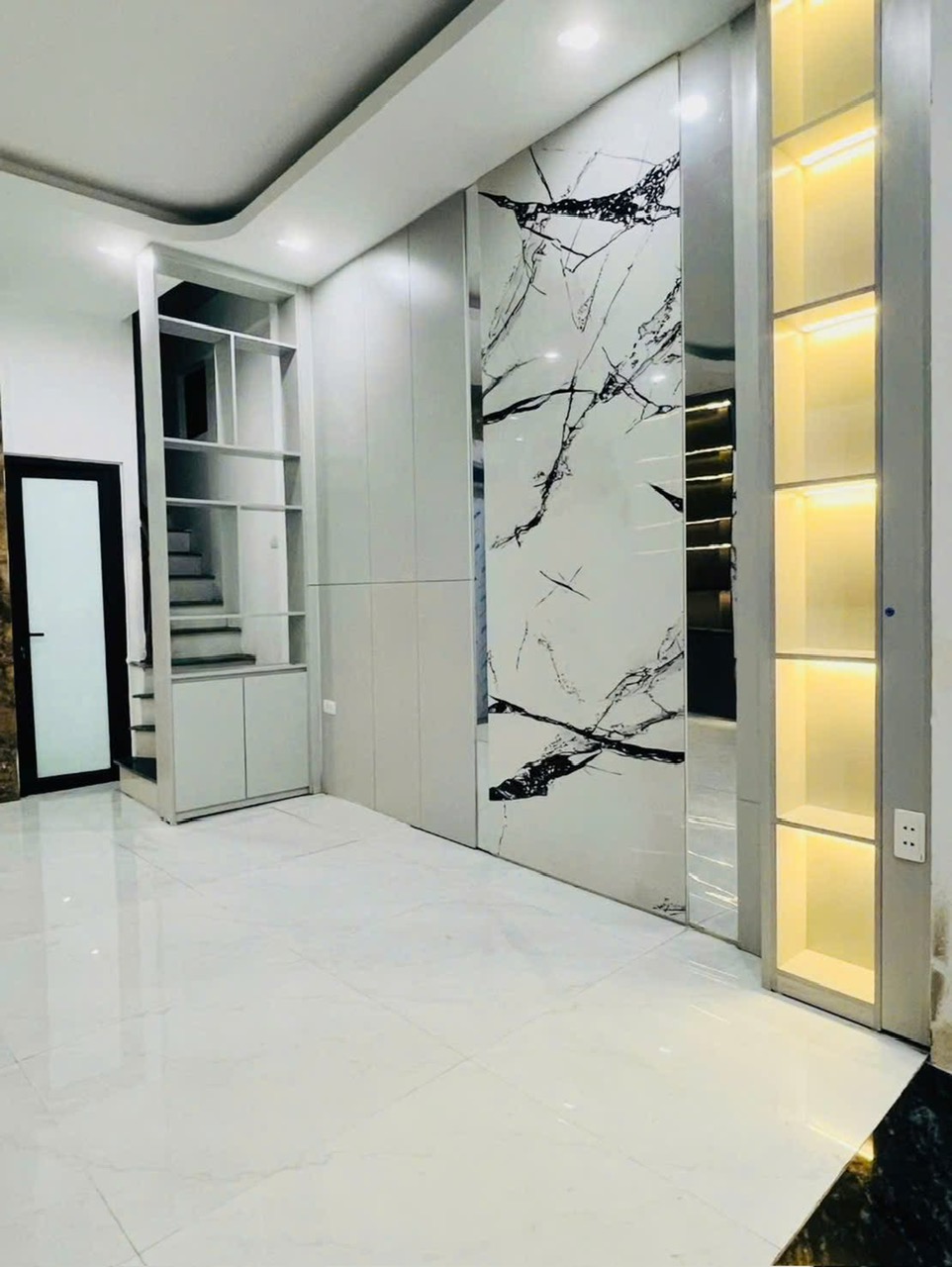 CHỈ 7,8 TỈ ,SỞ HỮU Diện tích 40/42m² – Mặt tiền 4,7m – Sổ đỏ vuông vắn, chính chủ 🏡 NHÀ PHỐ KHƯƠNG - Ảnh 3
