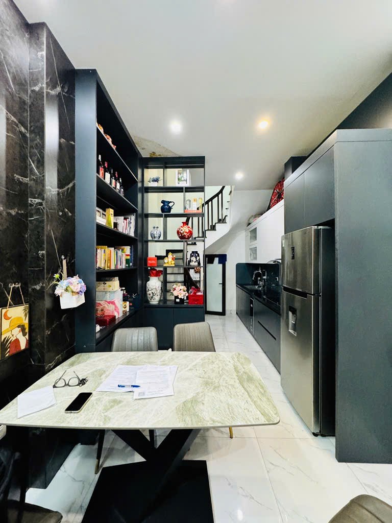 Siêu đẹp Lạc Long Quân, lô góc, gần Hồ Tây - Ảnh 1