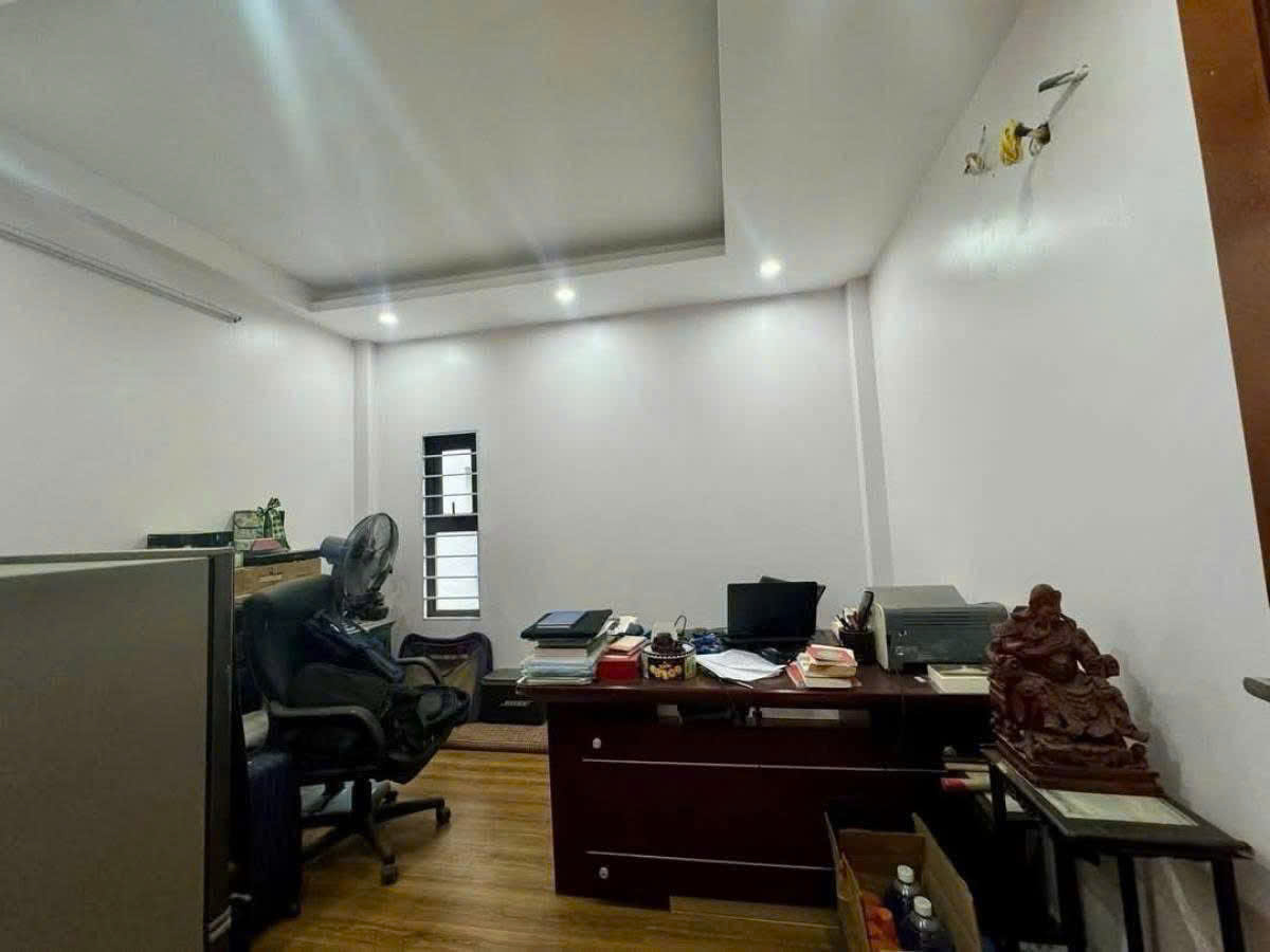 LÔ GÓC YÊN HOÀ - GẦN PHỐ DT 30m2 5 tầng mặt tiền 4m Giá 6.95 tỷ - Ảnh 1