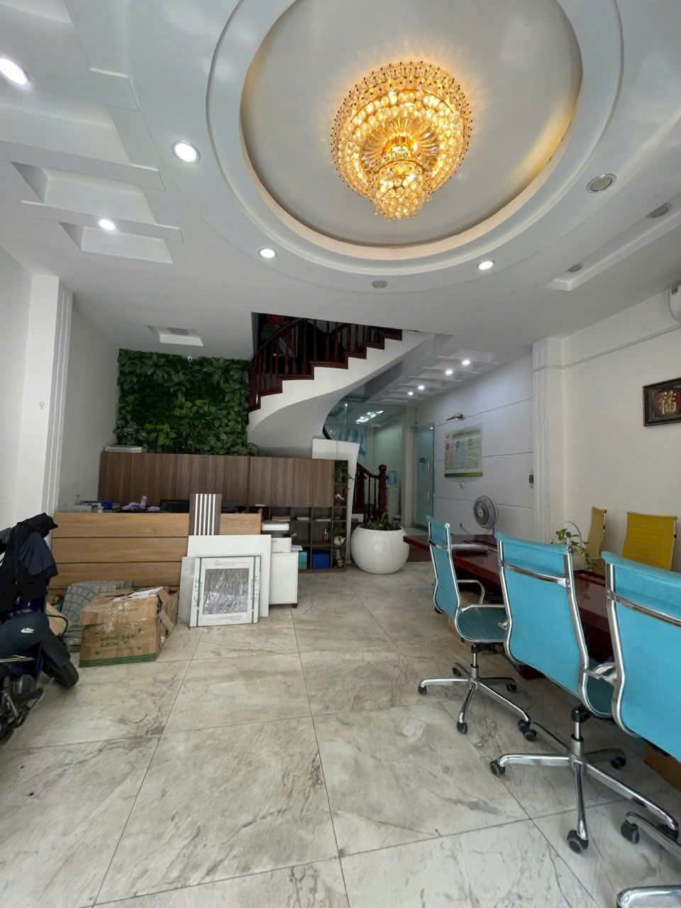 PHÂN LÔ Ô TÔ – KINH DOANH – TRUNG KÍNH, CẦU GIẤY 75M² X 5T, MT 6M GIÁ 36.5 TỶ - Ảnh 2