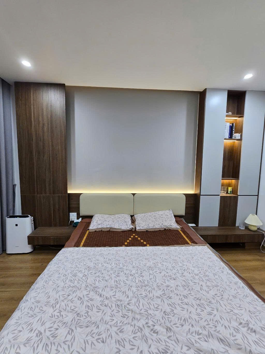 Nhà đẹp Tân Ấp, cách mặt phố 5m, nội thất sang trọng, sổ vuông chính chủ - Ảnh 3