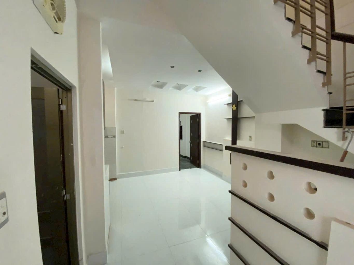 CẦN TIỀN BÁN RẤT GẤP NHÀ PHẠM THẾ HIỂN [P7, Q8] DT: 75M2 (4.5X 15M] 3PN,2WC CHỈ 3.8 TỶ - Ảnh 3