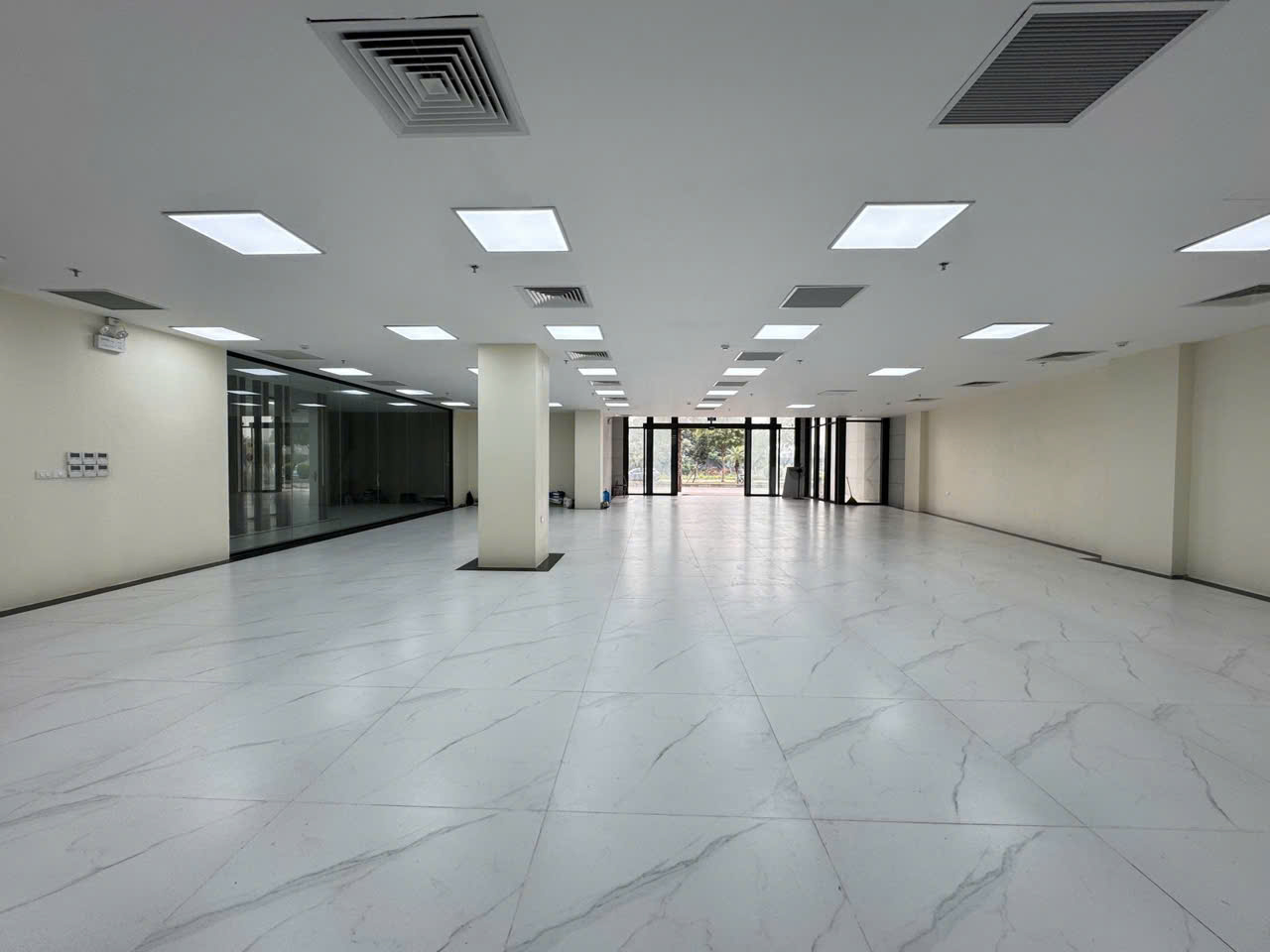 🔥 GIẢM SÂU CÒN 258 TỶ – CHỦ THIỆN CHÍ – CƠ HỘI VÀNG CHO NHÀ ĐẦU TƯ 🔥<br>🏢 MẶT PHỐ HỒNG TIẾN – 40M – - Ảnh 2