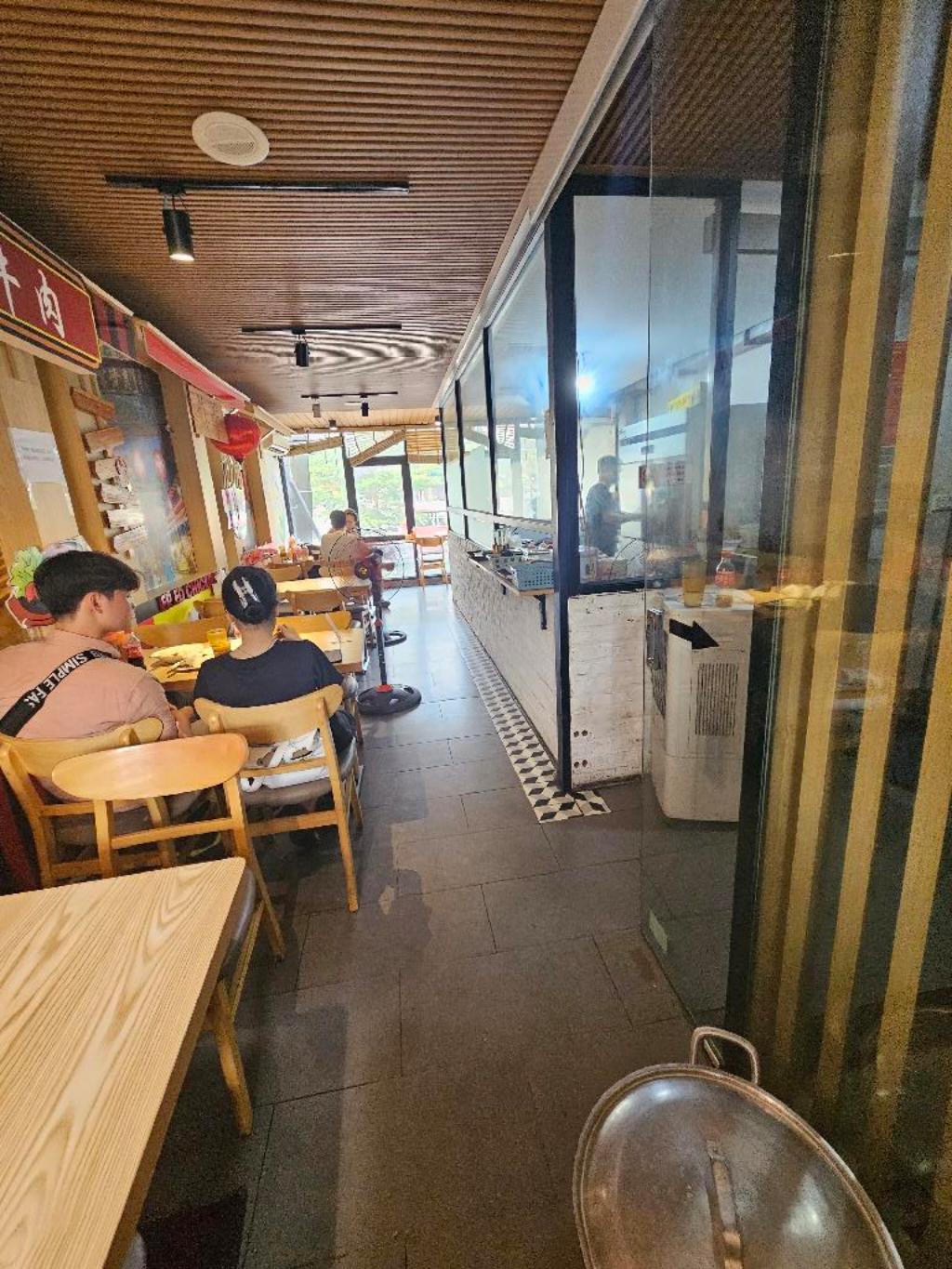CHÍNH GIỮA TRUNG TÂM CẦU GIẤY - NHÀ MẶT PHỐ - VỈA HÈ TO - 40M2 - 14 TỶ - Ảnh 1