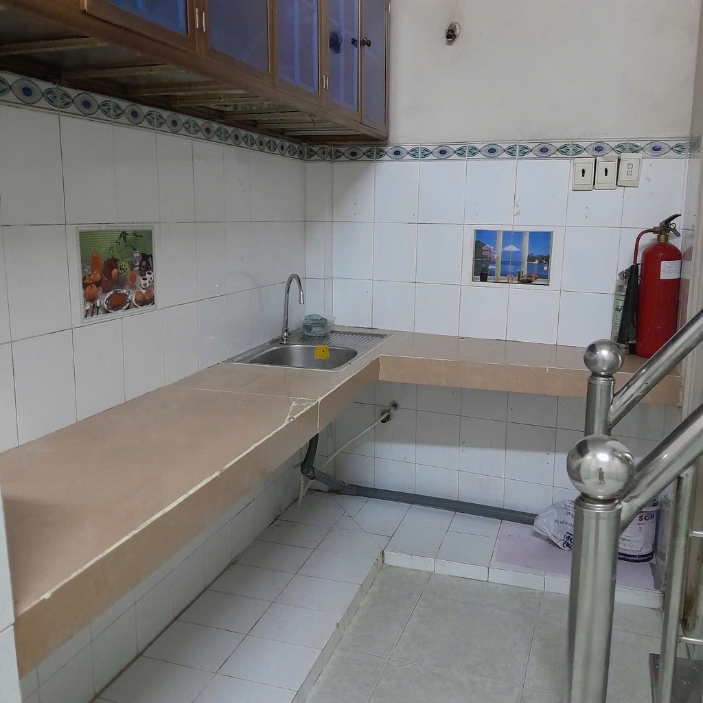 CHÍNH CHỦ CẦN BÁN CĂN MĂT TIỀN XE HƠI ĐẬU NGAY CỬA- TRỤC ĐƯỜNG ĐI ALIJ THUẬN TIỆN- THÔNG TÔN ĐẢN, - Ảnh 4
