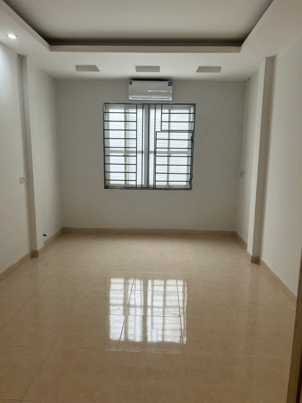 Cho thuê nhà ngõ 278 Thái Hà, Trung Liệt, Đống Đa 45m x 3T giá 13.5tr, ngõ ô tô, KD - Ảnh 1