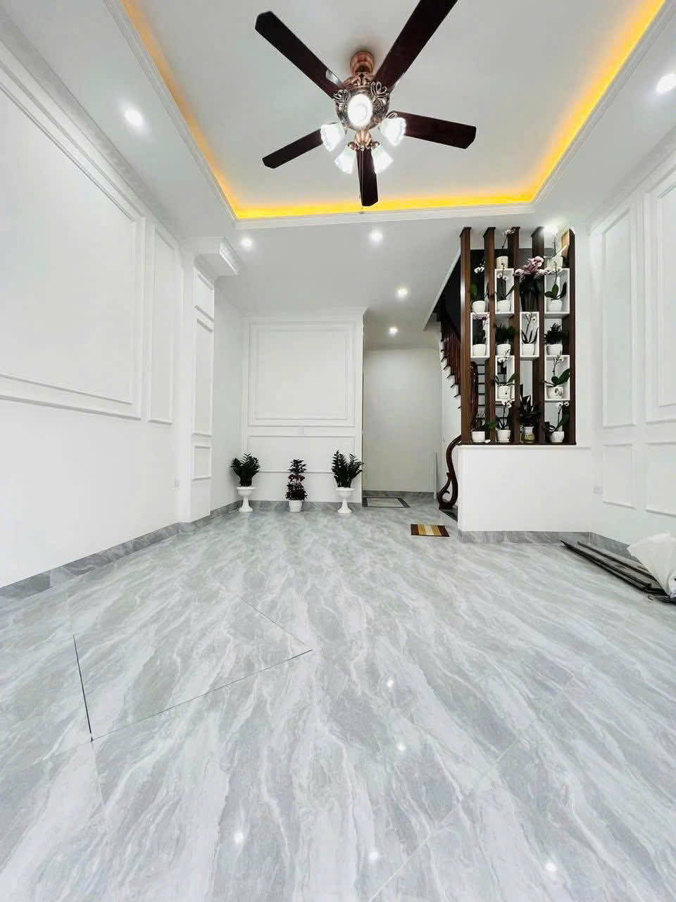 Cho thuê nhà đẹp, THANG MÁY 36m x 7T giá 25 triệu, ở và kinh doanh Đào Tấn, Ba Đình - Ảnh chính