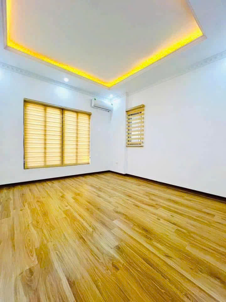 Cho thuê nhà đẹp, THANG MÁY 36m x 7T giá 25 triệu, ở và kinh doanh Đào Tấn, Ba Đình - Ảnh 1