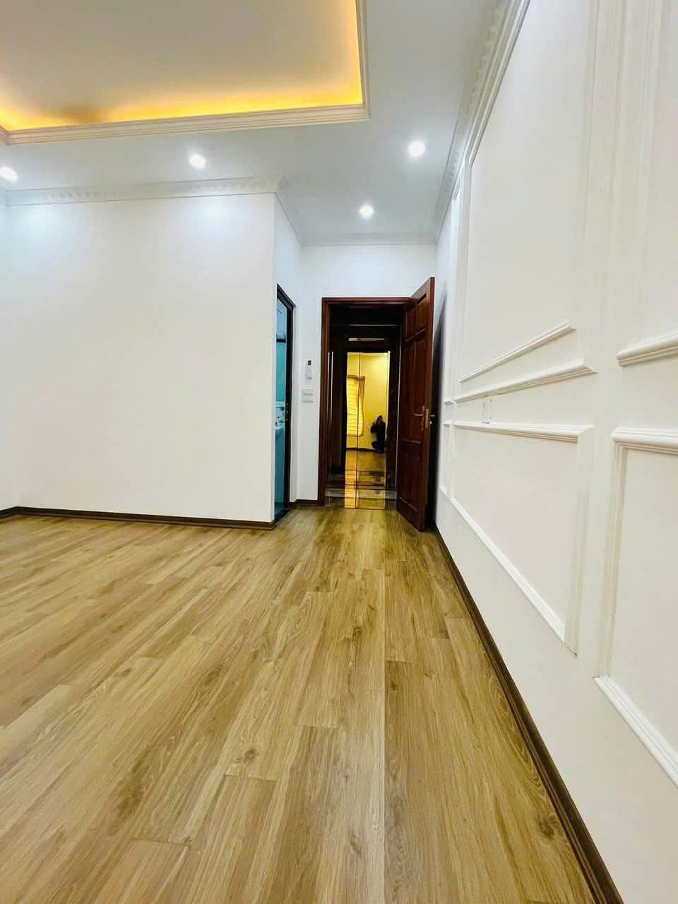 Cho thuê nhà đẹp, THANG MÁY 36m x 7T giá 25 triệu, ở và kinh doanh Đào Tấn, Ba Đình - Ảnh 3